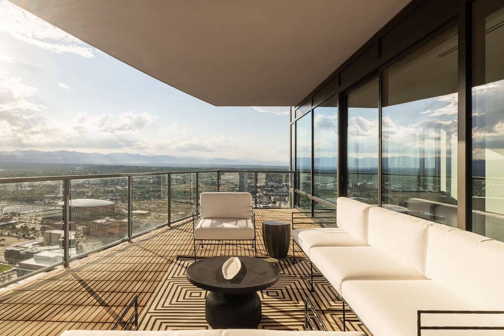 Four Seasons Private Residence 3700