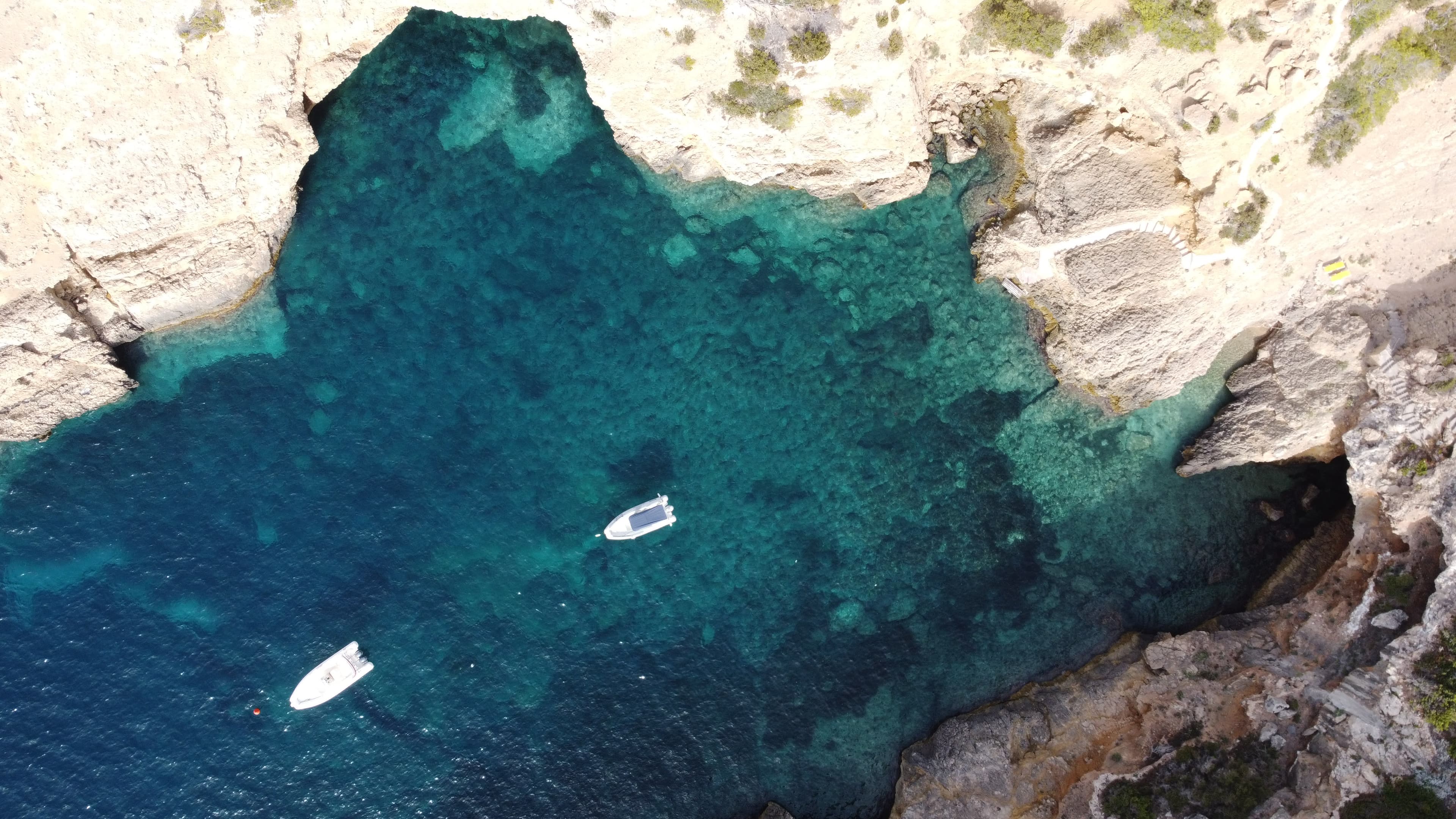 Melody - Cala Llenya